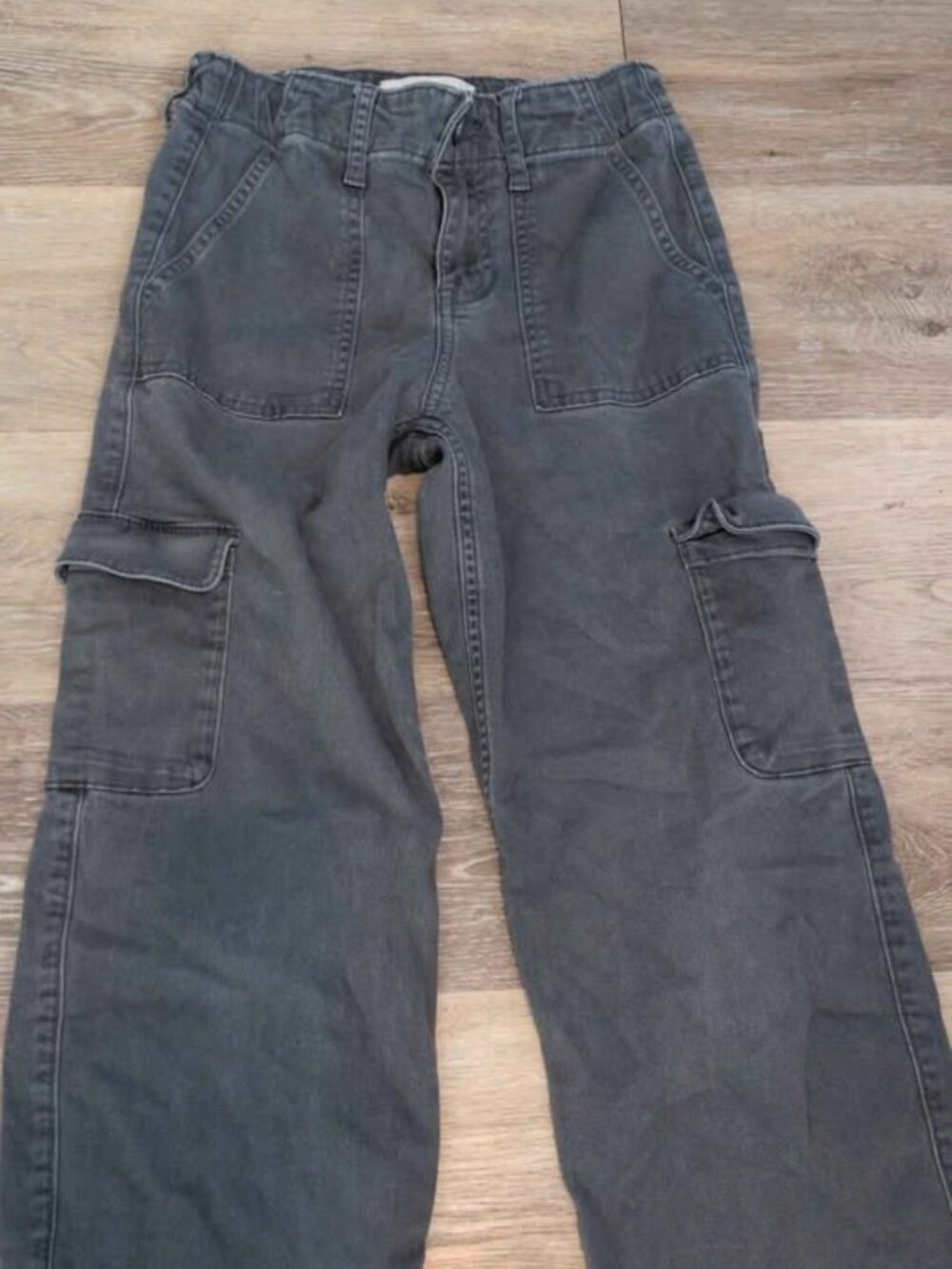 Abercrombie kids 9/10 short gender neutral cargo pants